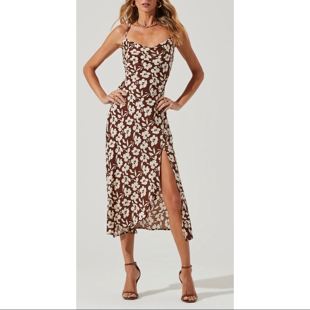 ASTR Gaia Floral Midi Dress